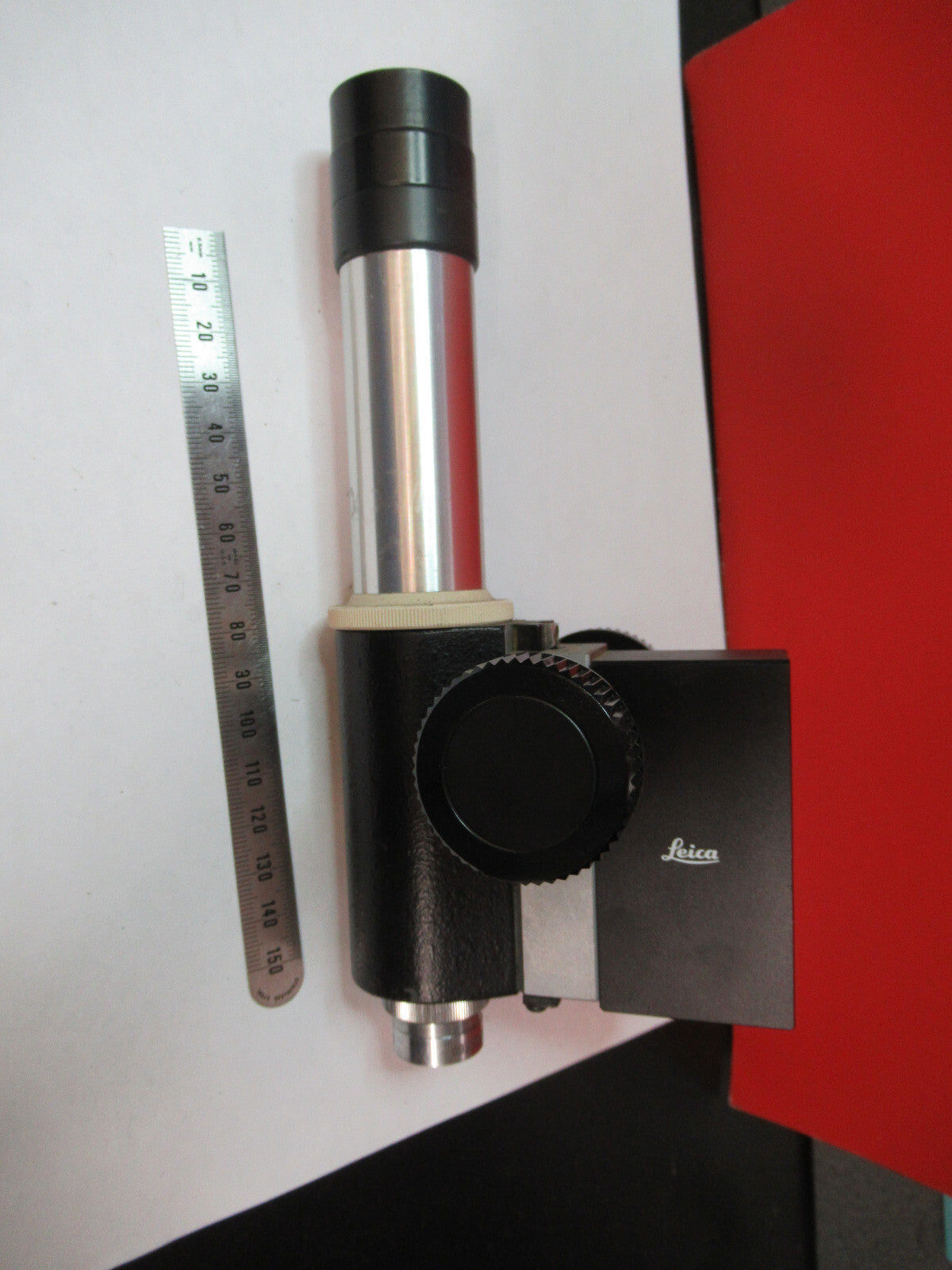 LEICA MICROSCOPE PART STAGE + OBJECTIVE AND EYEPIECE  AS PICTURED 6V-FT-80