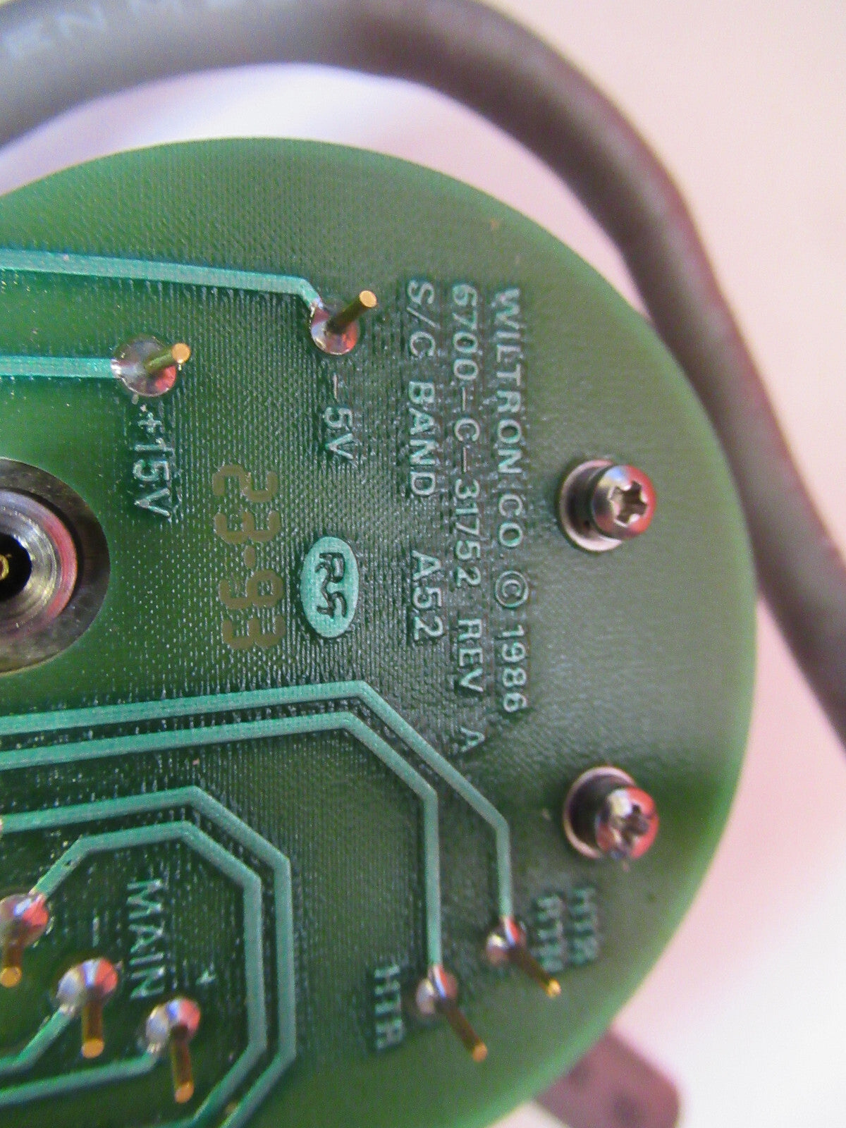 YIG OSCILLATOR MICROWAVE RF FREQUENCY GHz  WILTRON  C20438 AS PICTURED  T7-A-38
