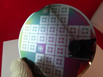 COLLECTABLE SEMICONDUCTOR WAFER SILICON WITH COMPONENTS NICE AS IS #83-A-24