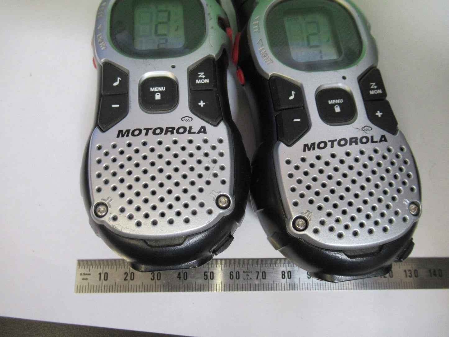 PAIR USED WALKIE TALKIES MOTOROLA WITHOUT CHARGER AS PICTURED 18-FT-50