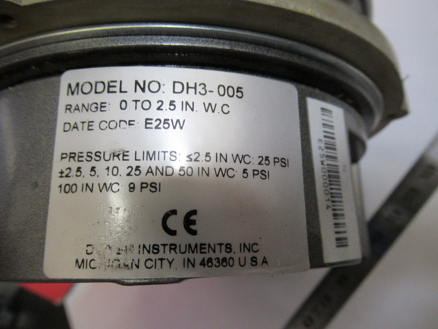 Dwyer Model DH3-005 Pressure Monitoring Workbench or Chamber