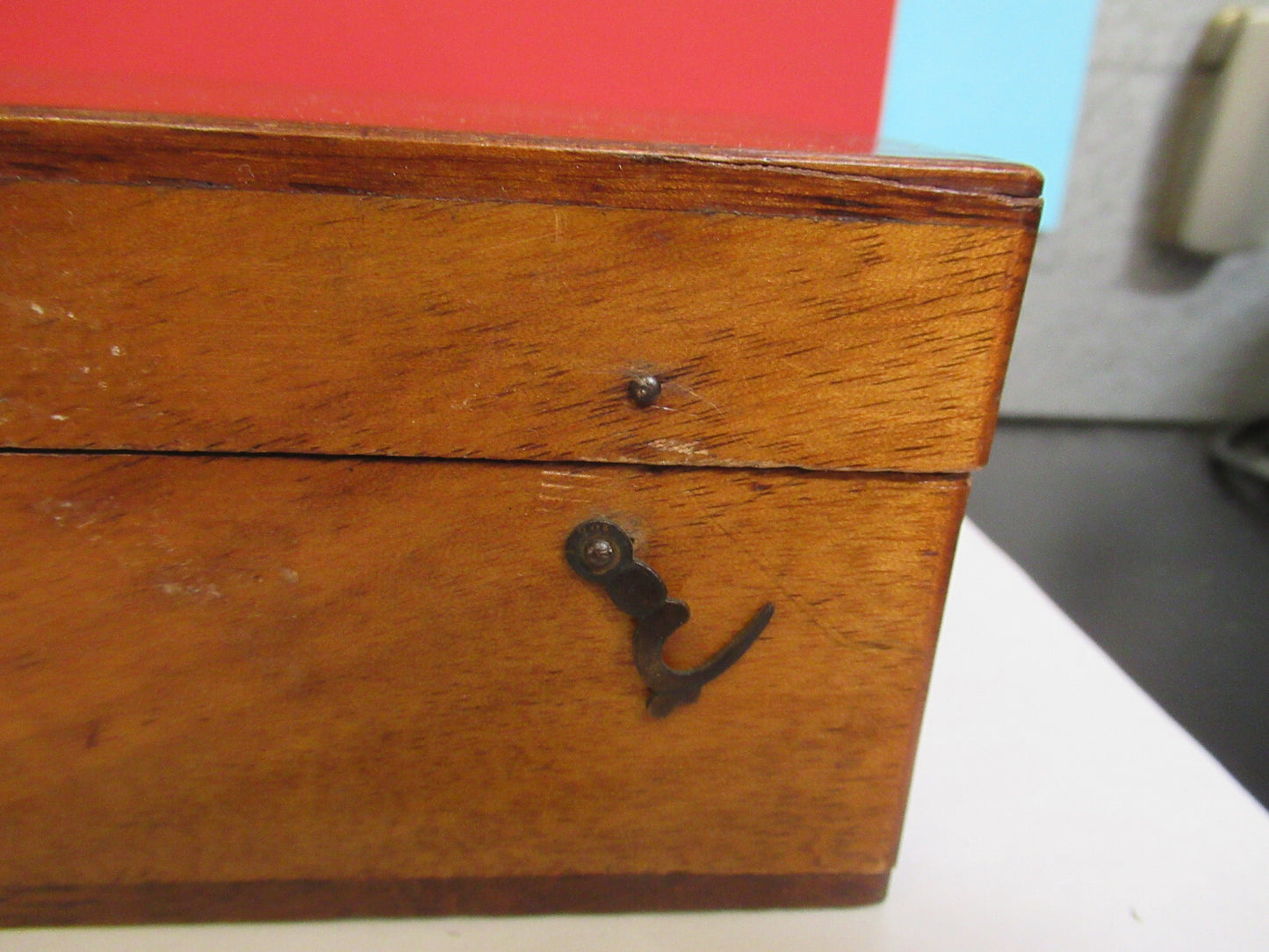 ANTIQUE WOOD CONTAINER EMPTY VERY OLD SCOPE  MICROSCOPE PART AS PICTURED T9-A-49