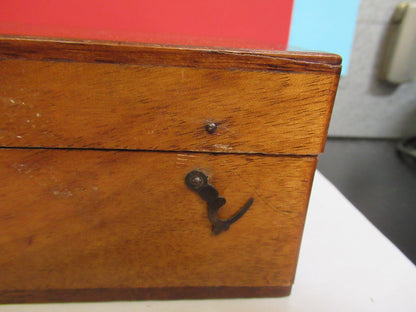 ANTIQUE WOOD CONTAINER EMPTY VERY OLD SCOPE  MICROSCOPE PART AS PICTURED T9-A-49