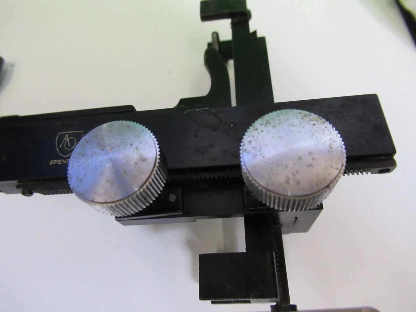 ANTIQUE UNIVERSAL AO SPENCER XY CLIPS MICROSCOPE PART AS PICTURED U9-A-31