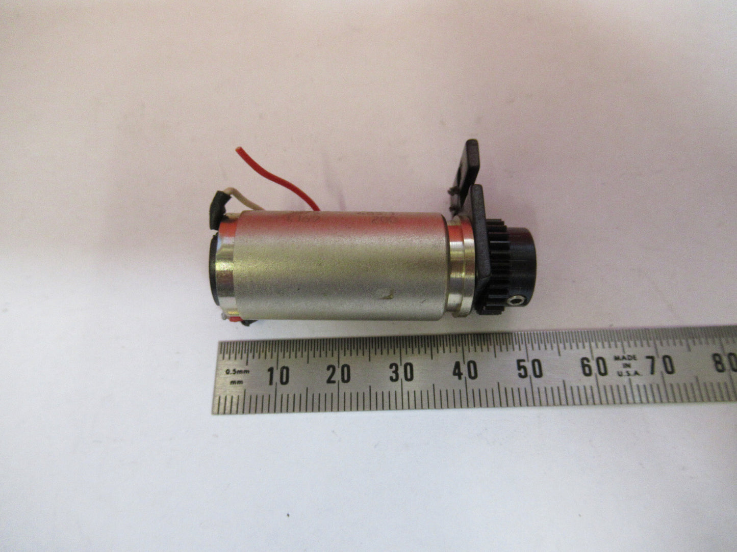 SWISS MINI MOTOR LEITZ MICROSCOPE ROBOTICS MECHATRONICS AS PICTURED S4-B-94