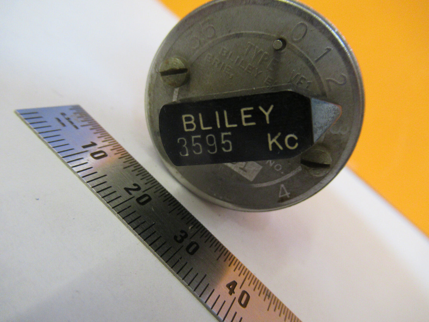 BLILEY RESONATOR QUARTZ CRYSTAL VF1 VARIABLE FREQUENCY AS PICTURED &1-DT-25