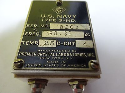 ANTIQUE QUARZ FUNKKRISTALL US NAVY PREMIER FREQUENCY CONTROL #W7-52