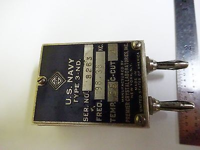 ANTIQUE QUARZ FUNKKRISTALL US NAVY PREMIER FREQUENCY CONTROL #W7-52
