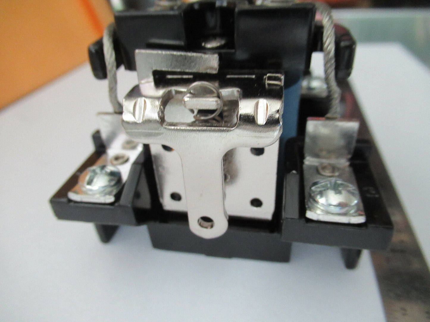 OMRON RELAY CONTACTOR MGN2C-DC12 24VDC 30A CONTROL SYSTEMS AS PICTURED #F5-A-42