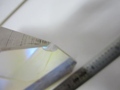 OPTISCHES RIESIGES PRISMA BESCHICHTET [Chips an den Ecken] LASEROPTIK WIE BESEHEN BIN#M7-R-19