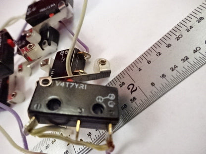 LOT 6 EA MICRO POSITION SWITCH V4T74RI CONTROL AS IS &H1-C-25
