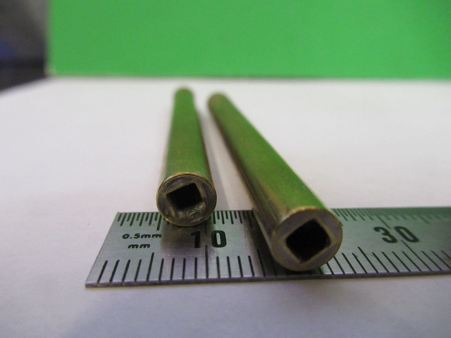 CARL ZEISS SET OF SCREWS for POLARIZATION MICROSCOPE PART PICTURED S1-B-68