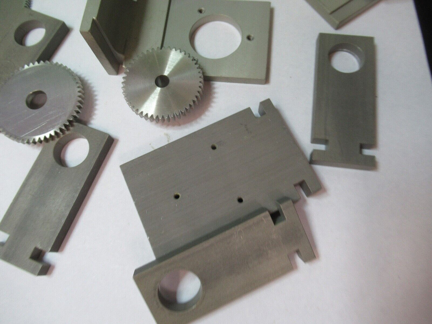 SERVO KIT LOT GEARS + ACCESSORIES ROBOTICS MECHATRONICS AS PICTURED G5-A-18