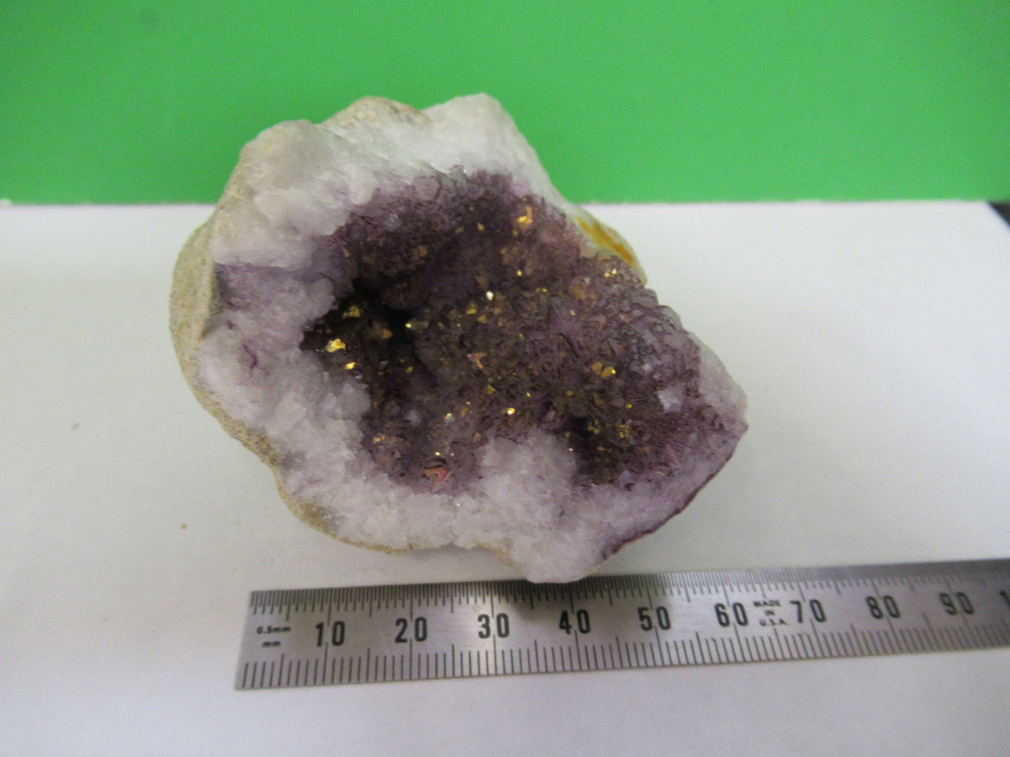 AMAZING GEODE QUARTZ MINERAL SAMPLE BEAUTIFUL SPECIMEN AS PICTURED T7-FD-91