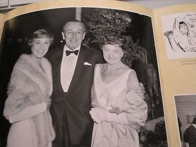 SAVING MR. BANKS DISNEY BROCHURE  LIMITED FOR MOVIE CRITICS NICE PHOTOS BIN#OFF