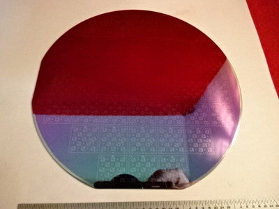 SILICON SEMICONDUCTOR WAFER WITH MICRO COMPONENTS COLLECTABLE PART AS IS &L4