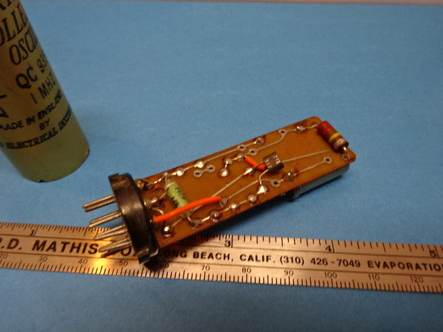 Vintage Quartz Resonator Salford England Frequency Control 1 MHz