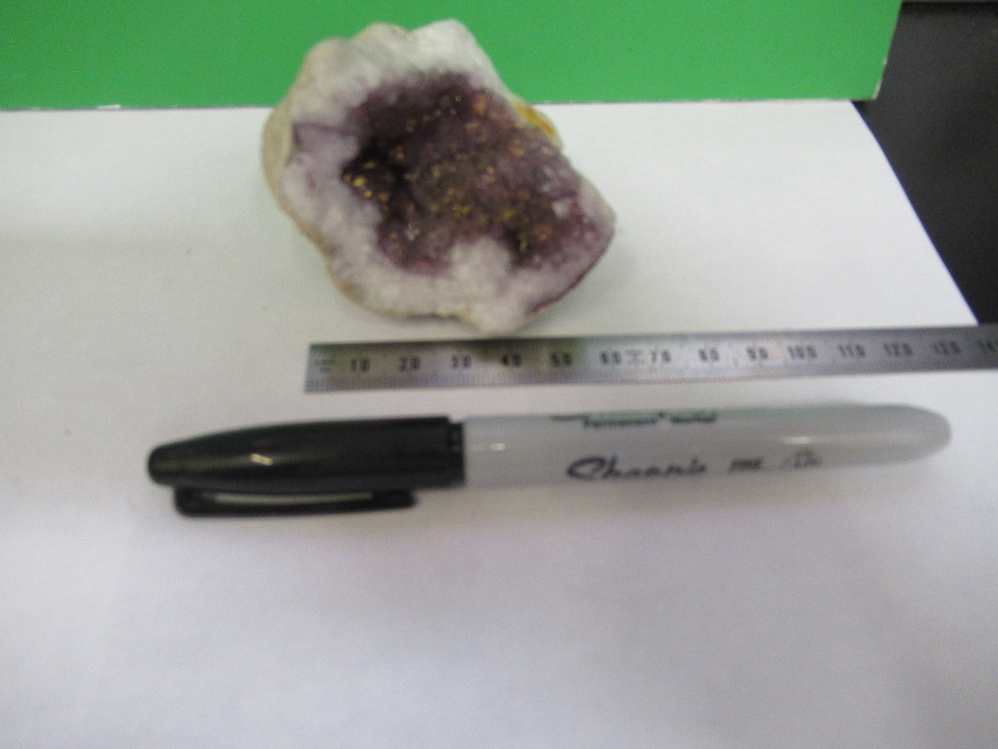 AMAZING GEODE QUARTZ MINERAL SAMPLE BEAUTIFUL SPECIMEN AS PICTURED T7-FD-91