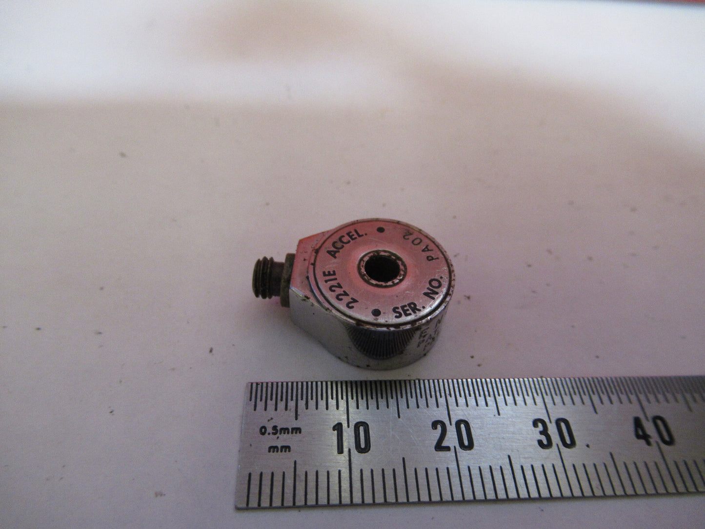 ENDEVCO 2221E CHARGE MODE ACCELEROMETER VIBRATION SENSOR PICTURED X8-B-23