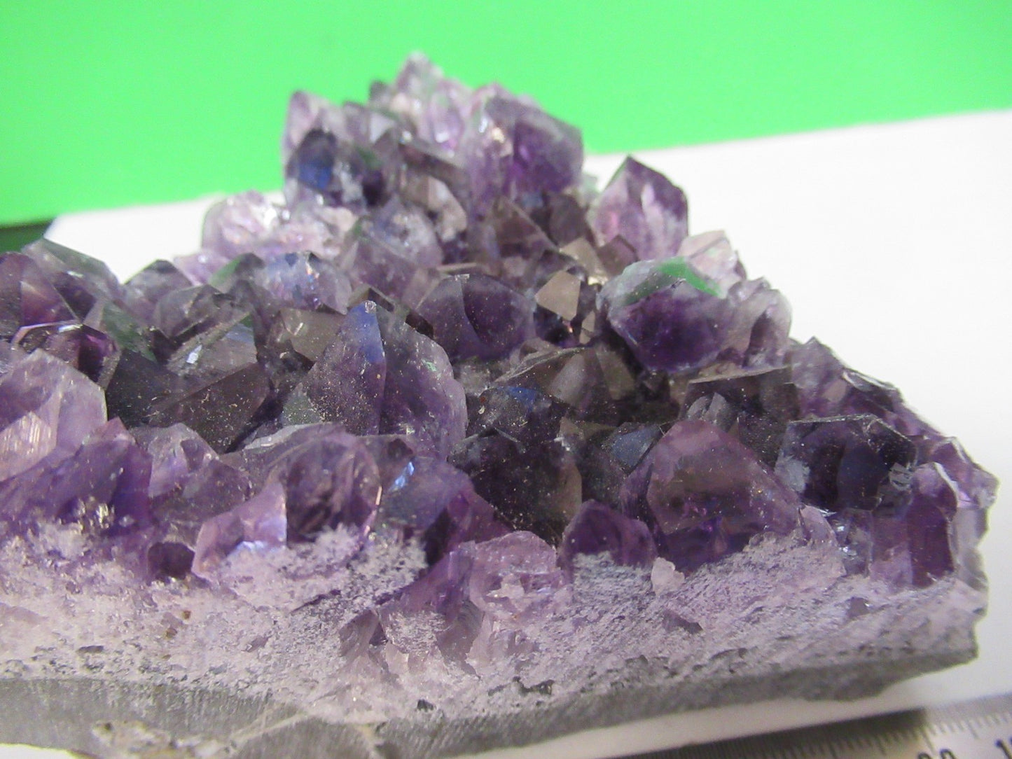 AMAZING AMETHYST QUARTZ MINERAL SAMPLE BEAUTIFUL SPECIMEN AS PICTURED Y3-B-39