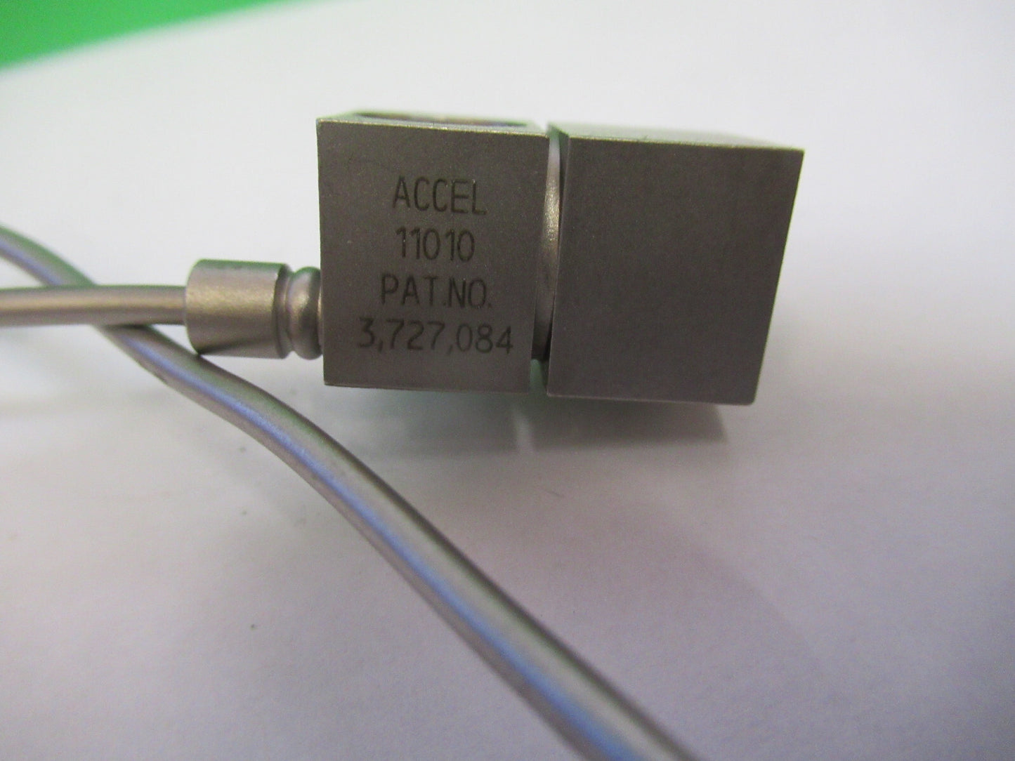 MEGGITT ENDEVCO 6237M70 ACCELEROMETER VIBRATION SENSOR AS PICTURED &R4-A-69