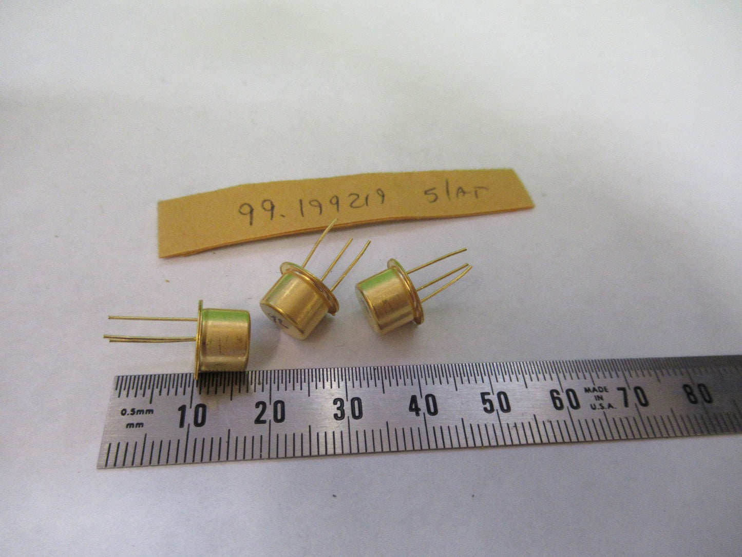 LOT SPACE SWEPT QUARTZ CRYSTAL RESONATOR  99.199219 MHz AS PICTURED u8-a-33