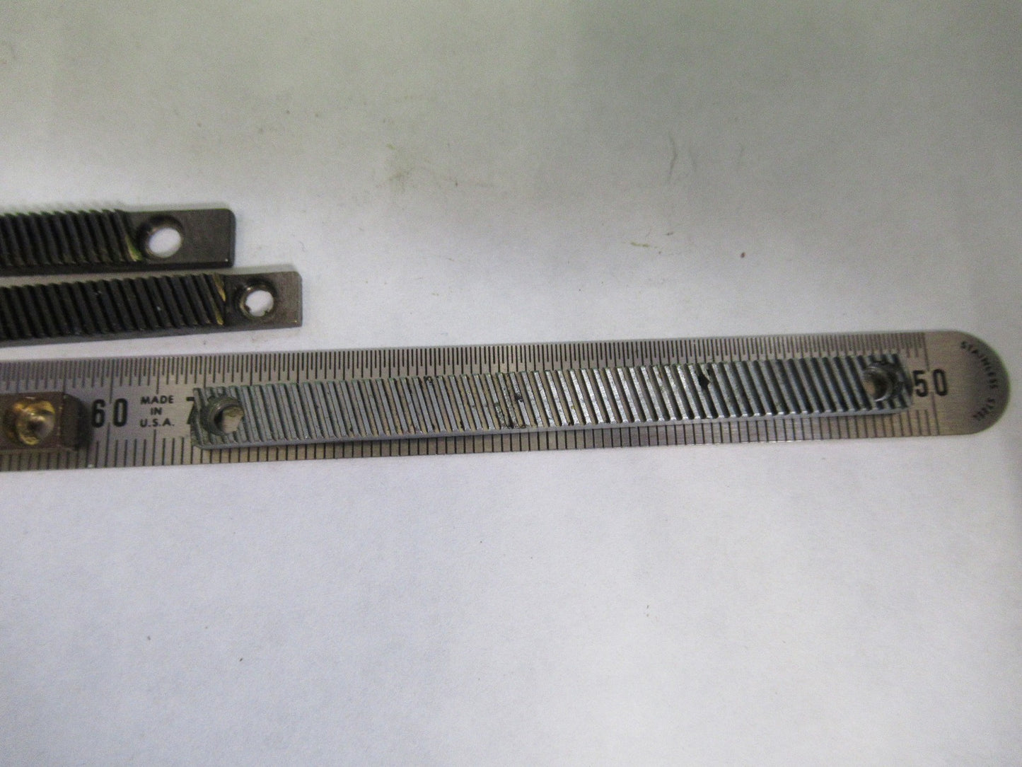 LOT 4 PIECES RACK GEAR BAUSCH LOMB AO SPENCER MICROSCOPE PART AS PICTURE U8-A-40