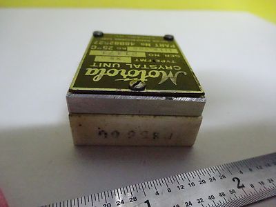 ANTIQUE QUARTZ RADIO CRYSTAL U.S. 1944 MOTOROLA WWII FREQUENCY CONTROL #W7-58