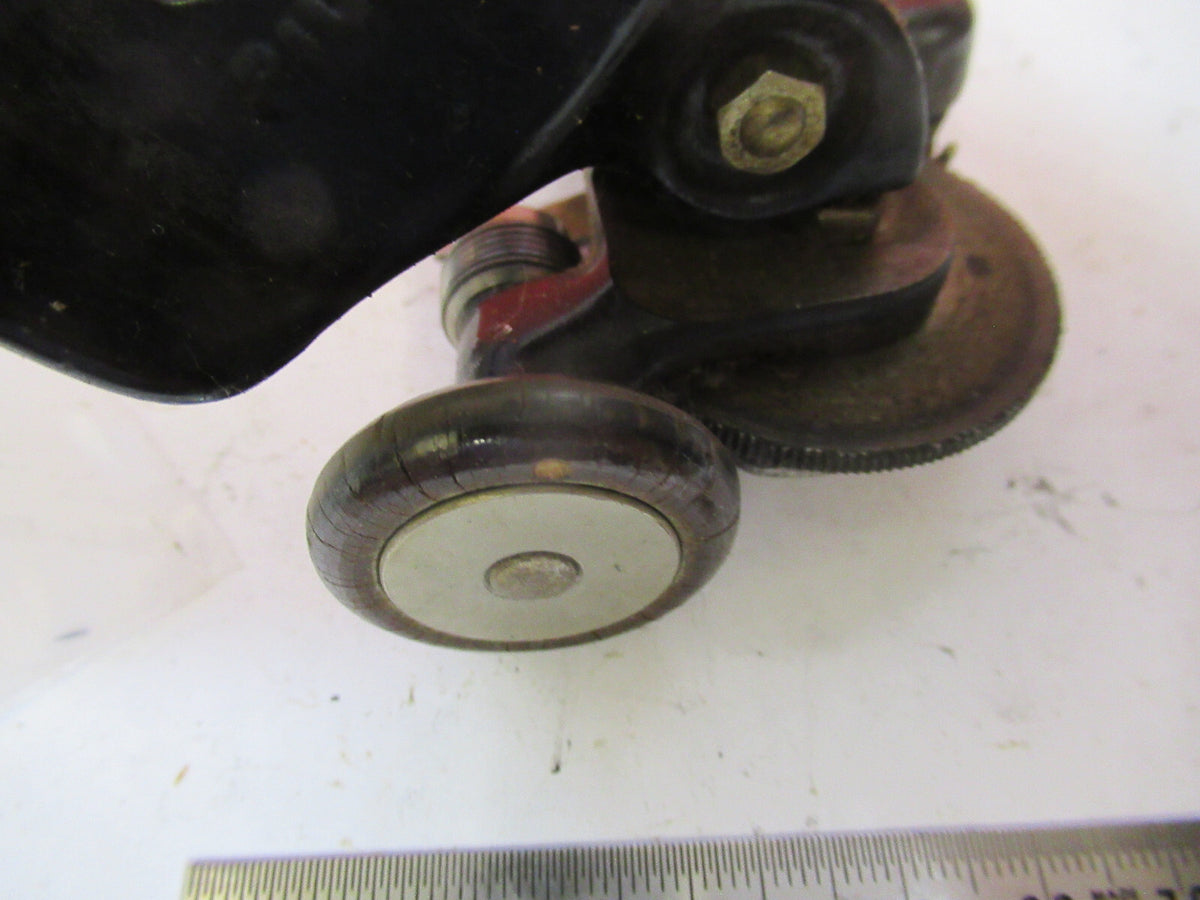 FOR PARTS OLD SINGER SEWING MACHINE MODEL PULLEY ASSEMBLY as picture &H9-B-69