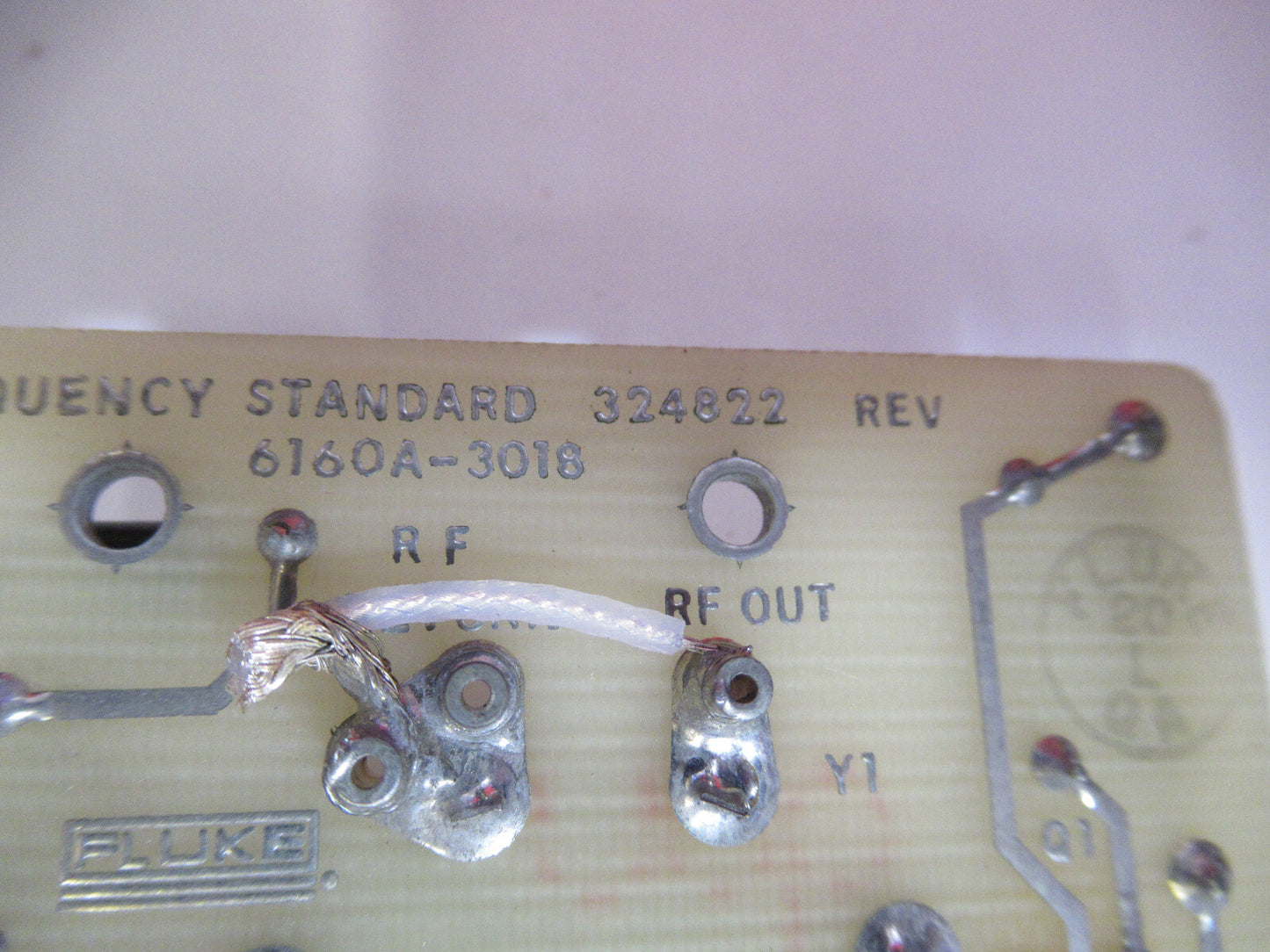 FLUKE VECTRON QUARTZ 5 MHz HIGH PRECISION OSCILLATOR TIME BASE Y5-A-27