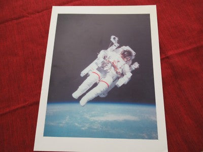 COLLECTABLE PRINT ASTRONAUT FLOATING IN PACE NASA VINTAGE REPRODUCTION &BLI