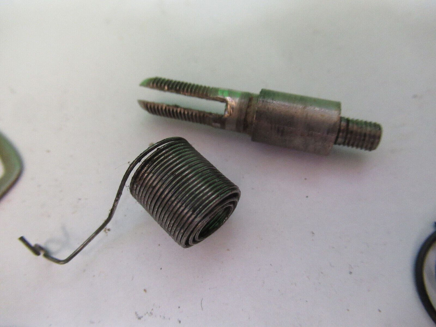 OLD SINGER SEWING ACCESSORY MACHINE  LOT TENSION ATTACHMENT ASSEMBLY &H2-A-26