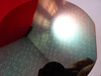 SILICON WAFER WITH COMPONENTS DEVICES COLLECTABLE PART AS PICTURED &Z7-19