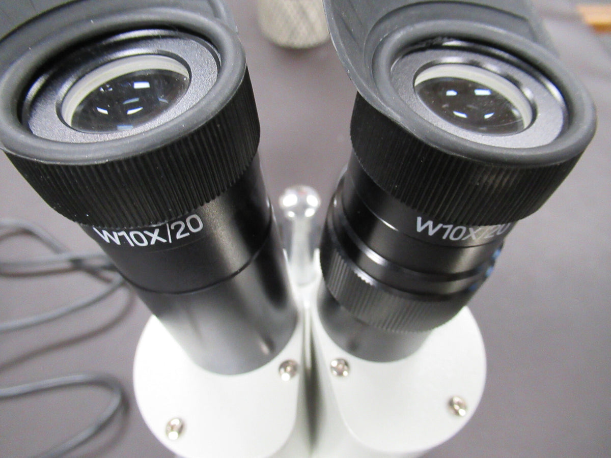 NATIONAL STEREO MICROSCOPE GOOD CONDITION  BOTH LAMPS WORK AS PICTURED TC-3