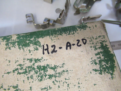 OLD SINGER SEWING ACCESSORY MACHINE  STITCH ATTACHMENT ASSEMBLY &H2-A-20