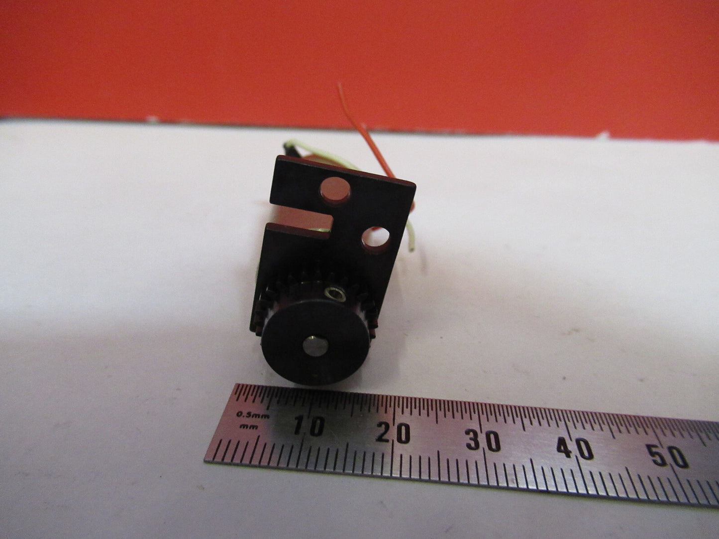 SWISS MINI MOTOR LEITZ MICROSCOPE ROBOTICS MECHATRONICS AS PICTURED S4-B-94