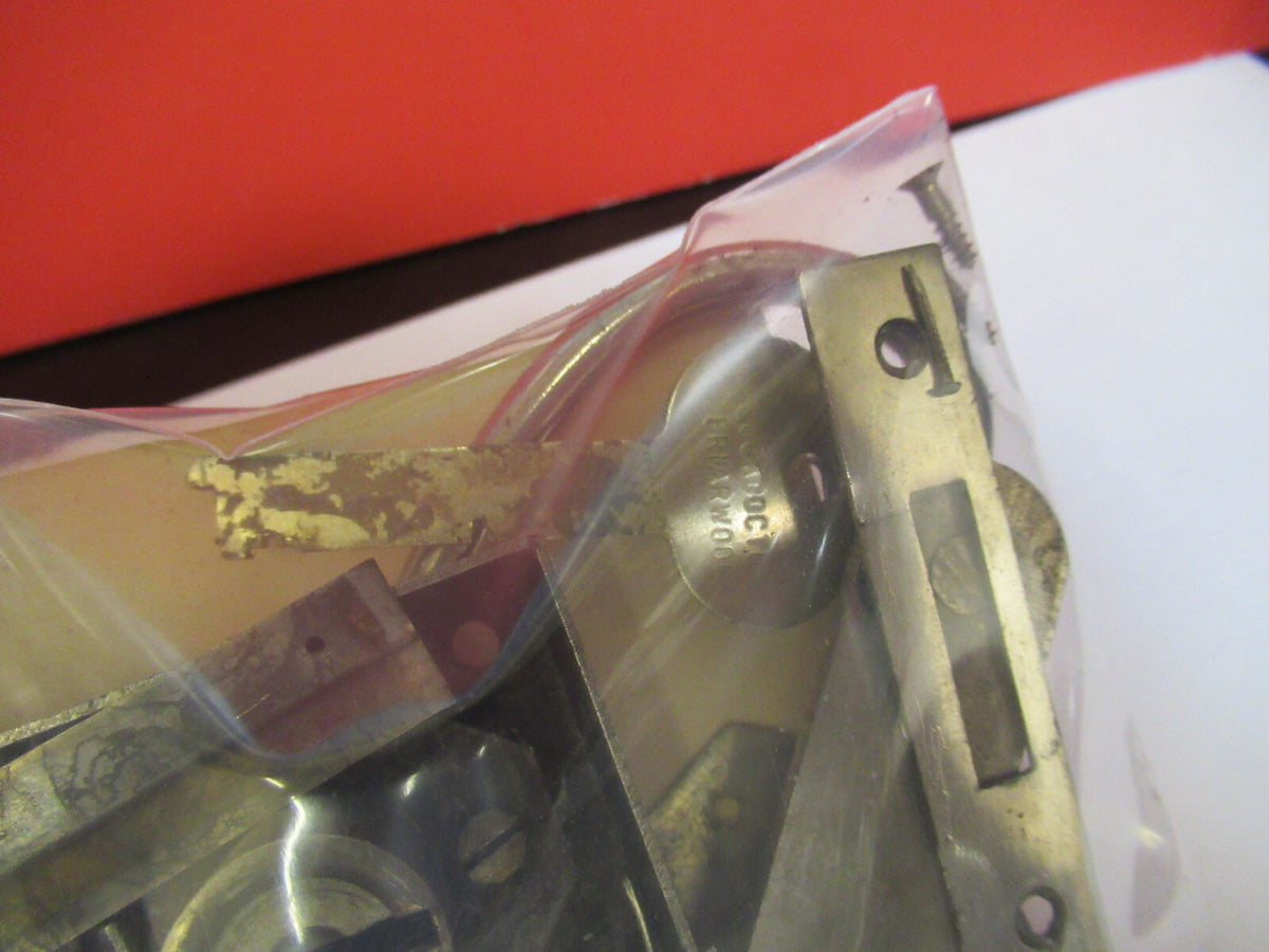 ANTIQUE LEITZ WEZLAR LOCK ASSEMBLY PLUS  KEY MICROSCOPE PART AS PICTURED Y5-A-04