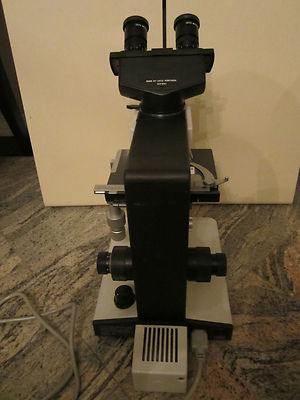 LEITZ MICROSCOPE LABORLUX 12 OPTICS 4 OBJECTIVES POWER UP AND OPERATES OK
