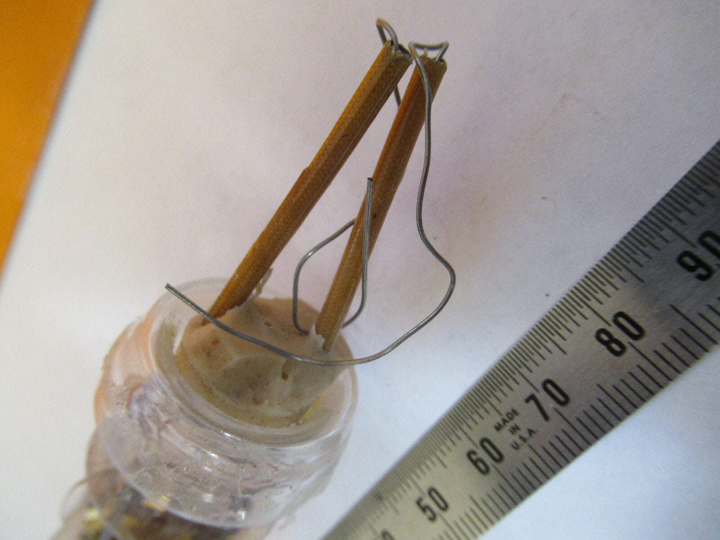 BROKEN BLILEY BG98A 1 MHz QUARTZ CRYSTAL GLASS PKG FREQUENCY AS PICTURED 1-DT-4
