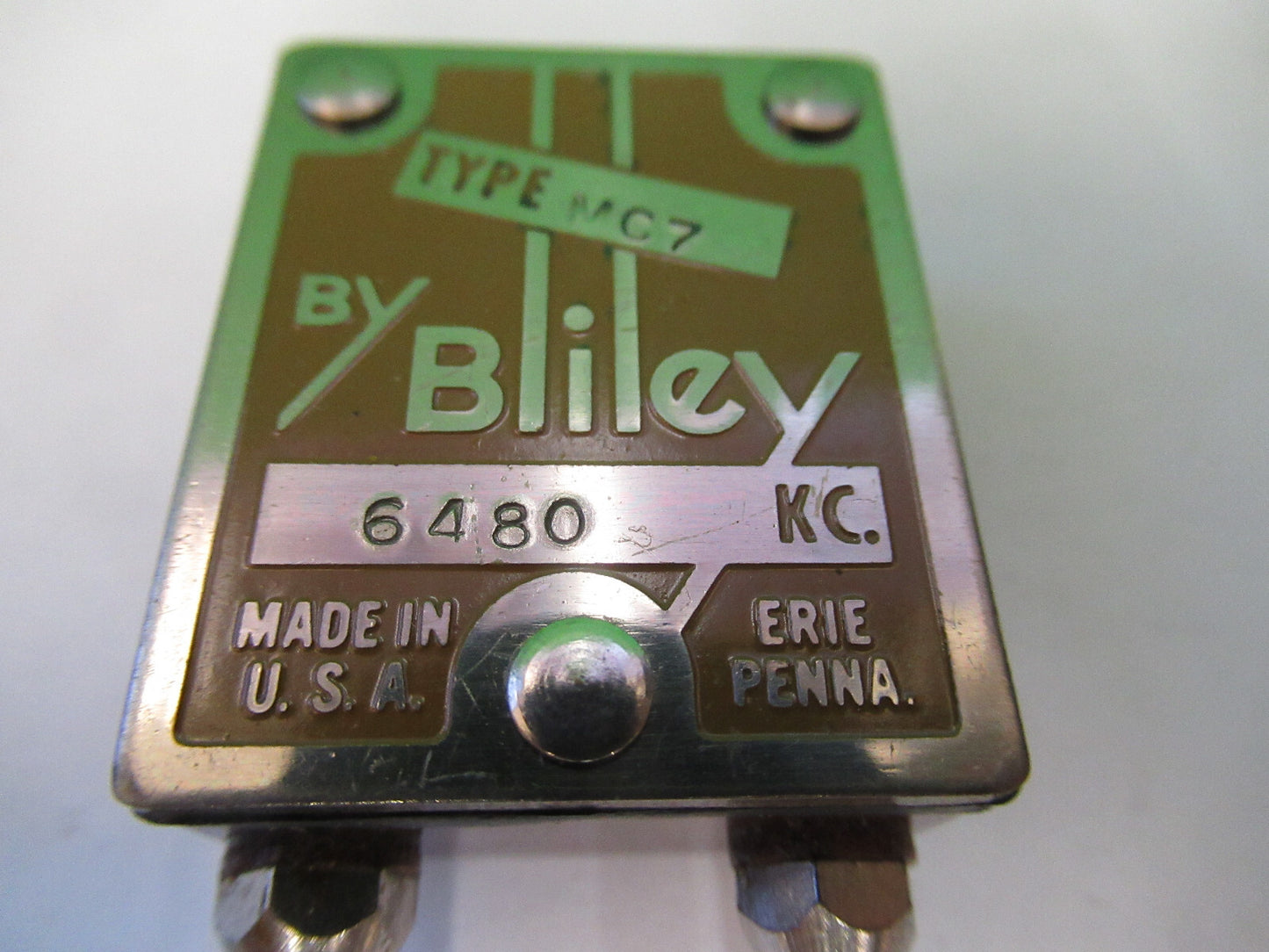 BLILEY ELECTRIC MC7 QUARTZ CRYSTAL FREQUENCY CONTROL AS PICTURED Z6-A-73