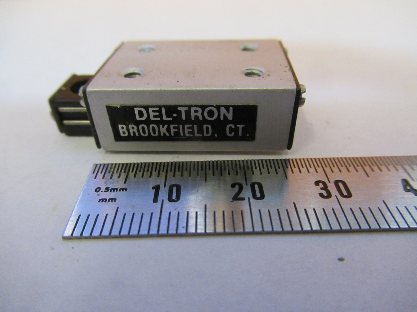 DEL-TRON MINI LINEAR POSITIONING SLIDE BEARING PART AS PICTURED #1E-FT-53