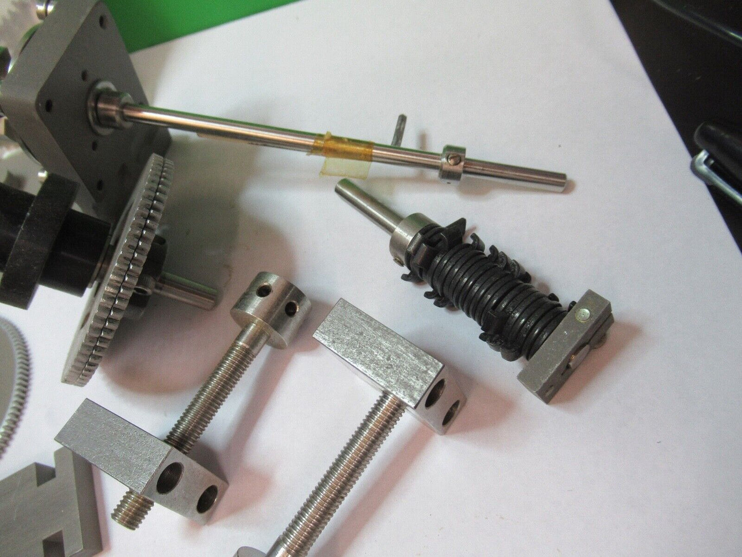 SERVO KIT LOT GEARS + ACCESSORIES ROBOTICS MECHATRONICS AS PICTURED G5-A-17