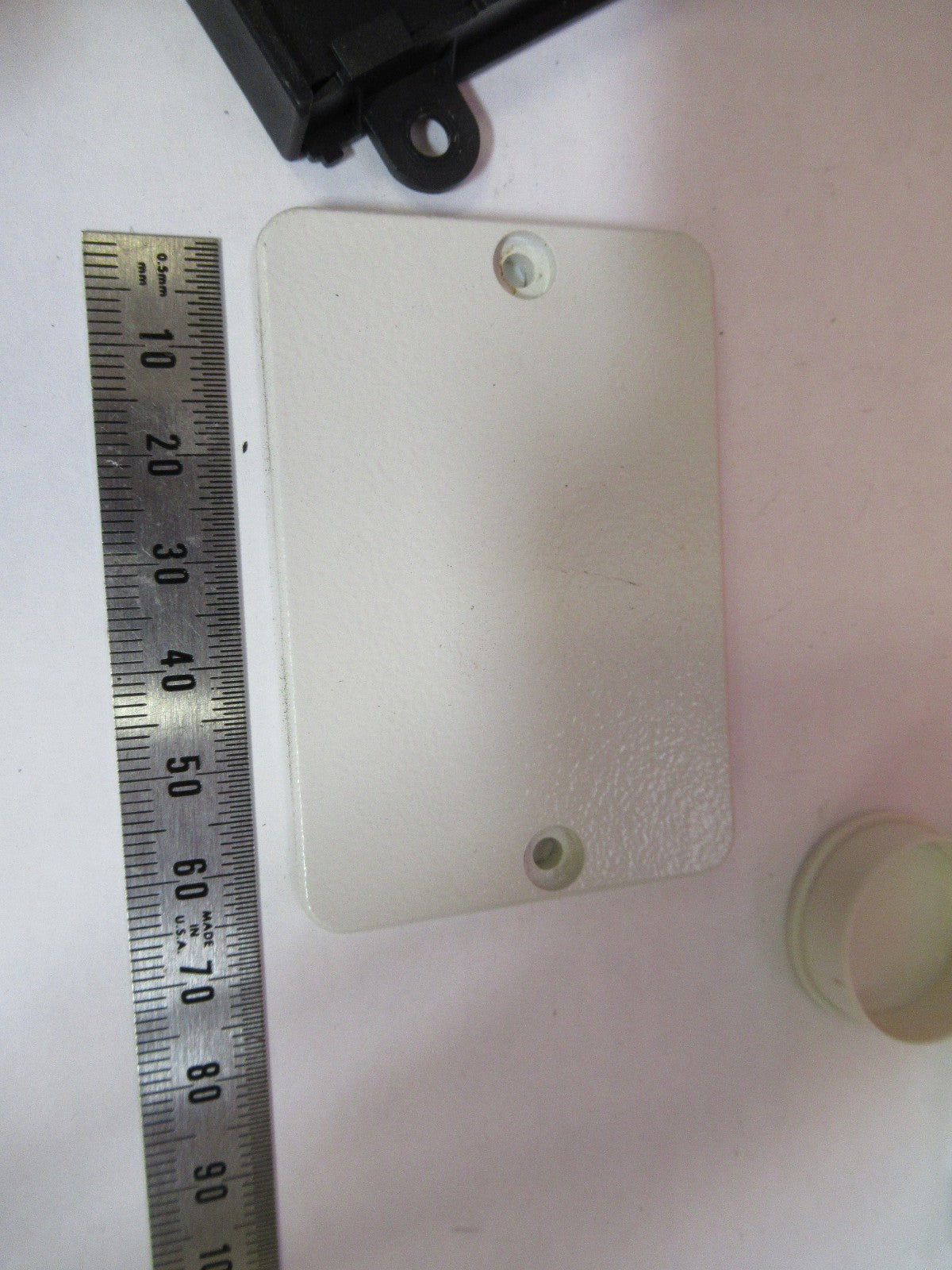 LEICA LEITZ GERMANY DMRB PLASTIC FIXTURES MICROSCOPE PART AS PICTURED T5-A-09