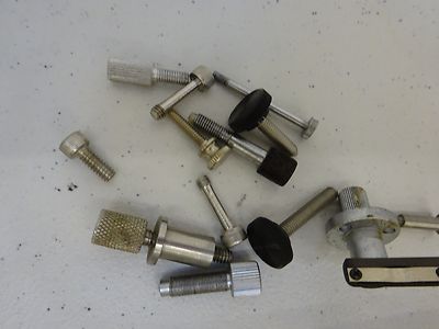 MIKROSKOP-TEILE LOT SCHRAUBEN KNÖPFE ETC WIE IST BIN#P4-B-48