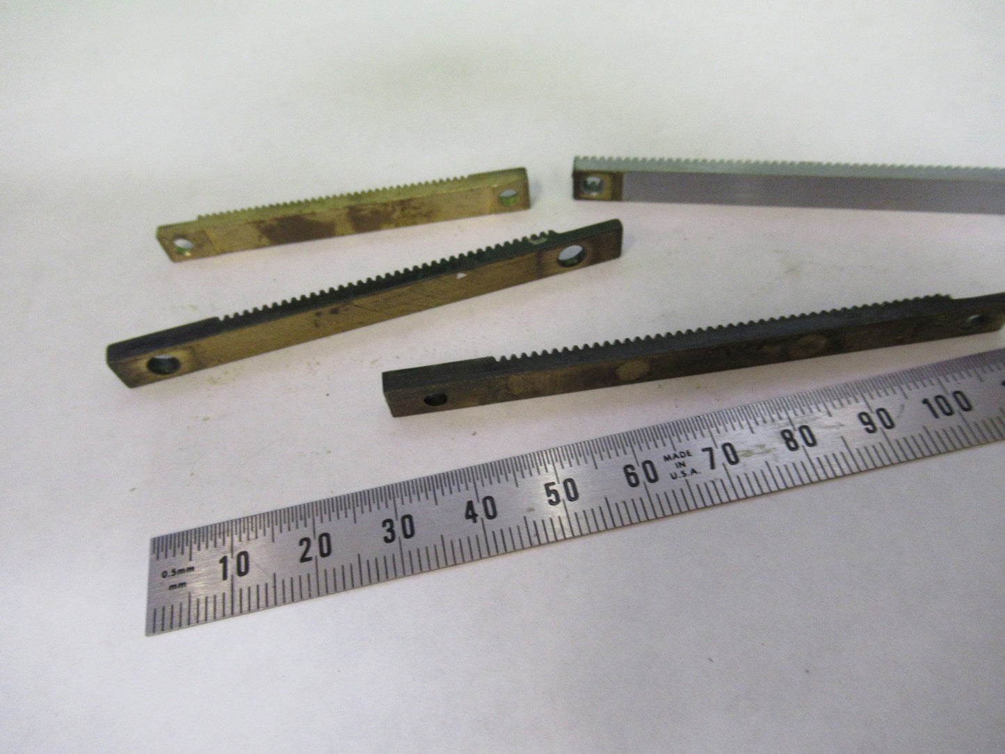 LOT 4 PIECES RACK GEAR BAUSCH LOMB AO SPENCER MICROSCOPE PART AS PICTURE U8-A-40
