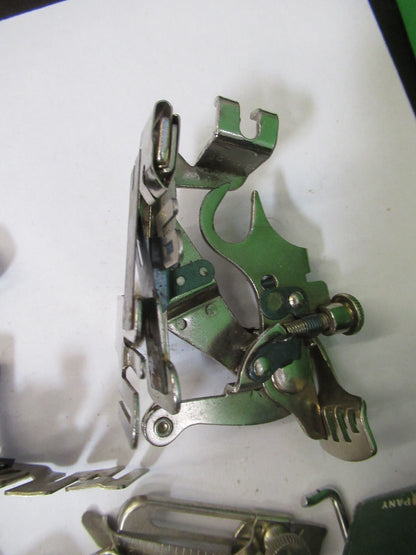 OLD SINGER SEWING ACCESSORY MACHINE  STITCH ATTACHMENT ASSEMBLY &H2-A-20