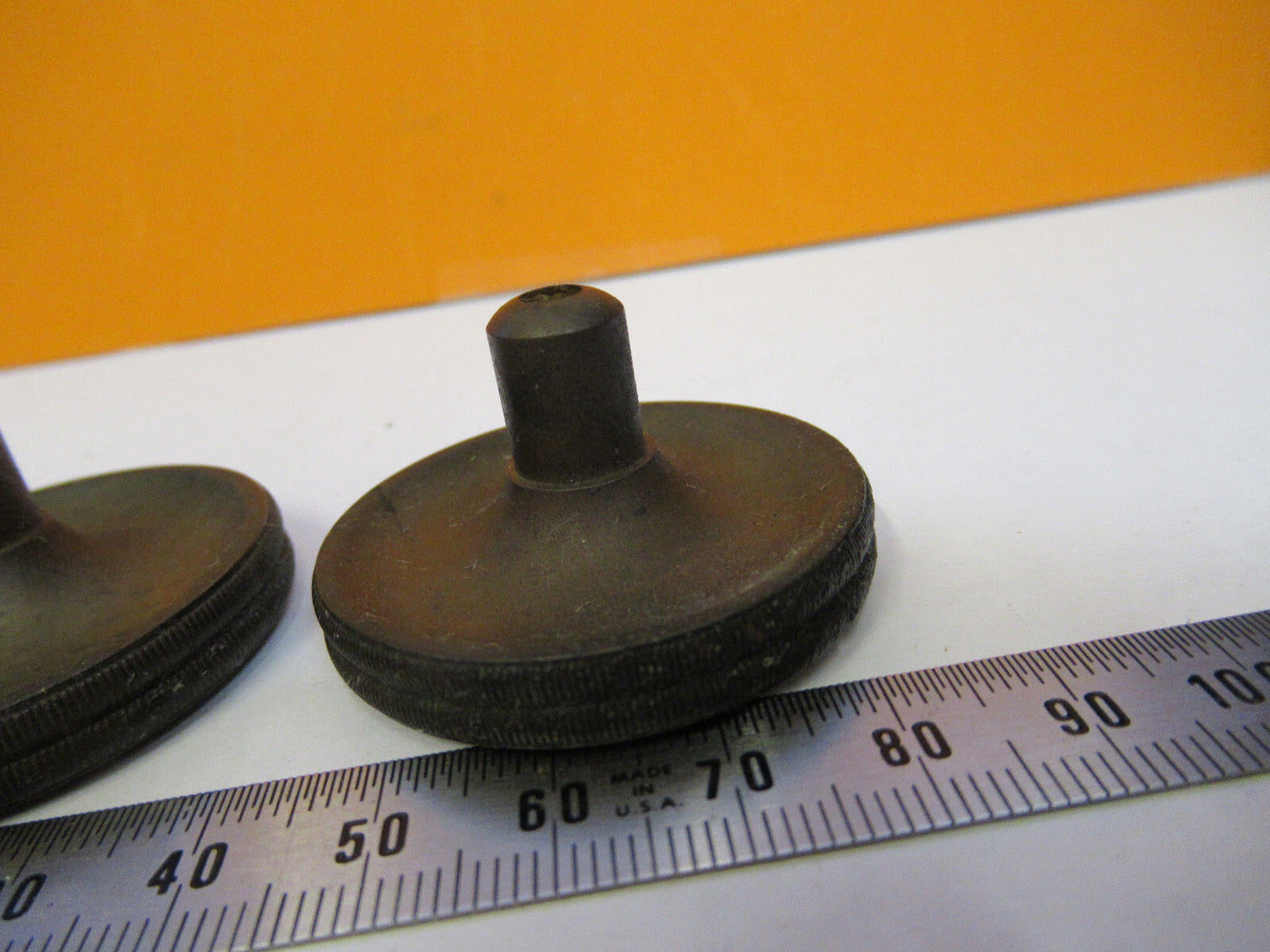 ANTIQUE REICHERT AUSTRIA SET OF BRASS KNOBS MICROSCOPE PART AS PICTURED Y4-A-113