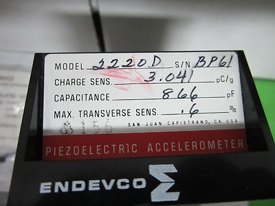 BESCHLEUNIGUNGSMESSER MEGGITT ENDEVCO 2220D VIBRATION TEST CALIBRATION SENSOR #P3