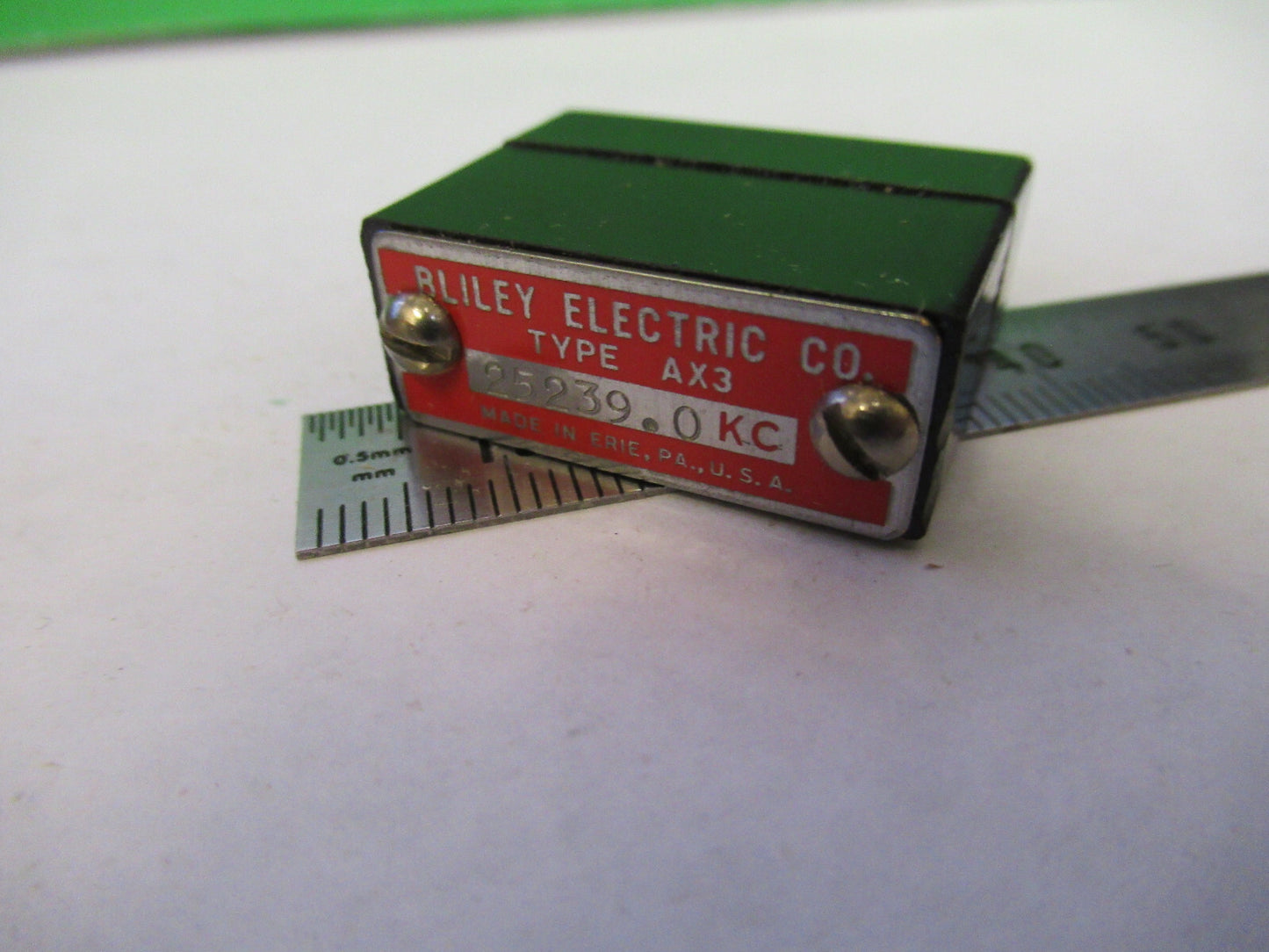 VINTAGE WWII BLILEY QUARTZ CRYSTAL AX2 25239.0 KC FREQUENCY RADIO AMATEUR S1-B33
