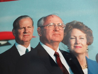 LARGE COLLECTABLE RUSSIA GORBACHEV USA BAKER WH MEETING VINTAGE PHOTOGRAPH &BLI